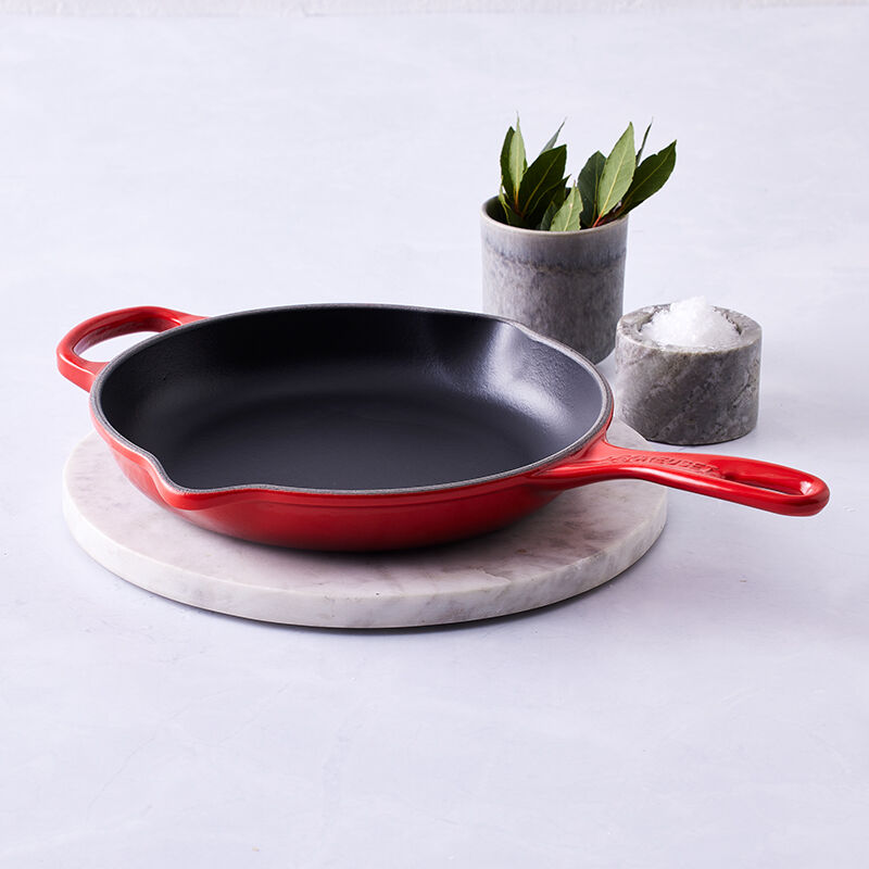 Poêle en fonte Poêle de fonte Le Creuset — free download